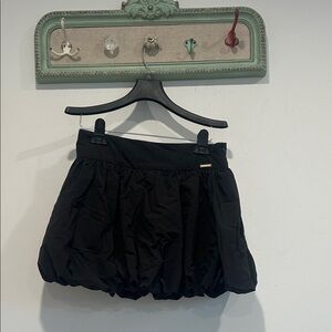 Missguided Black Mini bubble Skirt women’s size medium